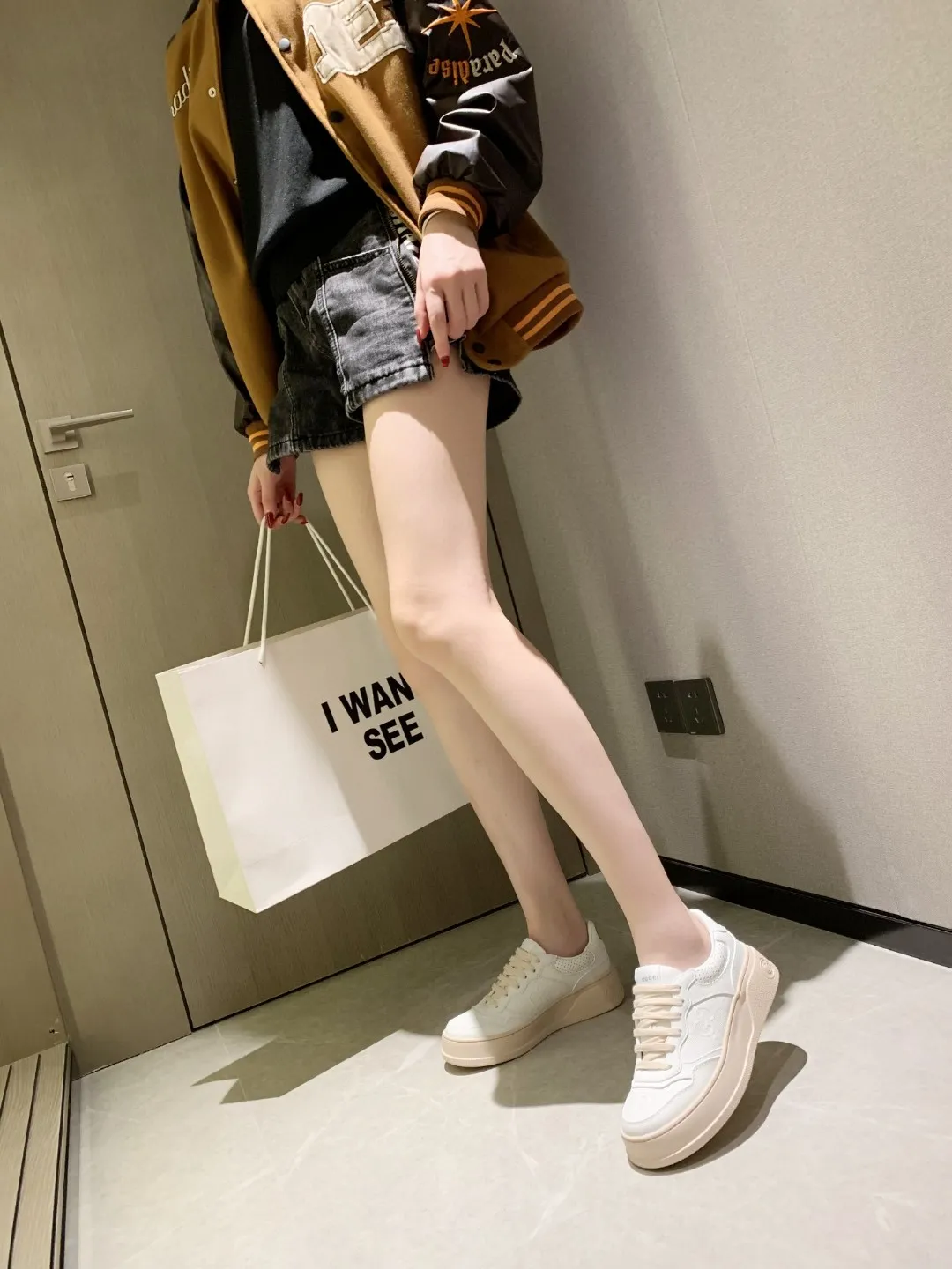 👟👟Ex-factory price 560👟👟 Men's size +10 Gucci2022 spring and summer new casual sports white shoes, purchasing version of the original version with a one-to-one molded IP light material sole! Upper calfskin, lining calfskin, foot pads calfskin. Complete purchasing version. Code number: female 35-40#, male 39-44# (45 customized)